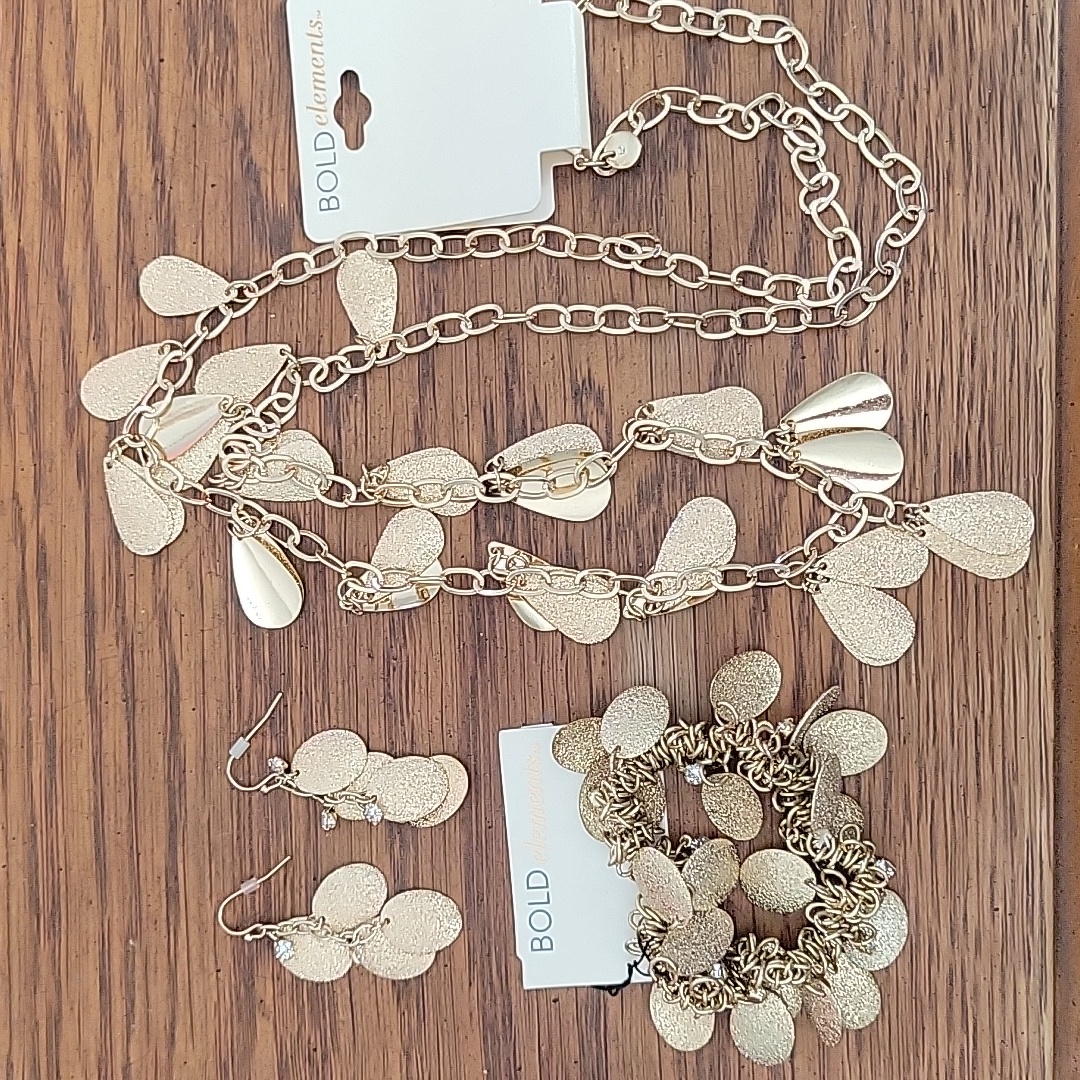 3 Piece Jewelry Set Nwt